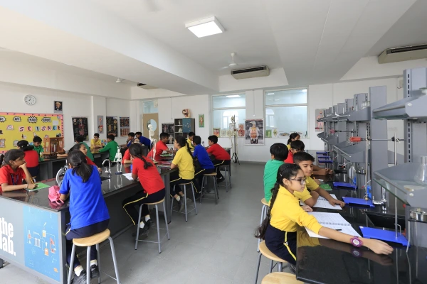 Students conducting research and inquiry in TSUS science laboratories
